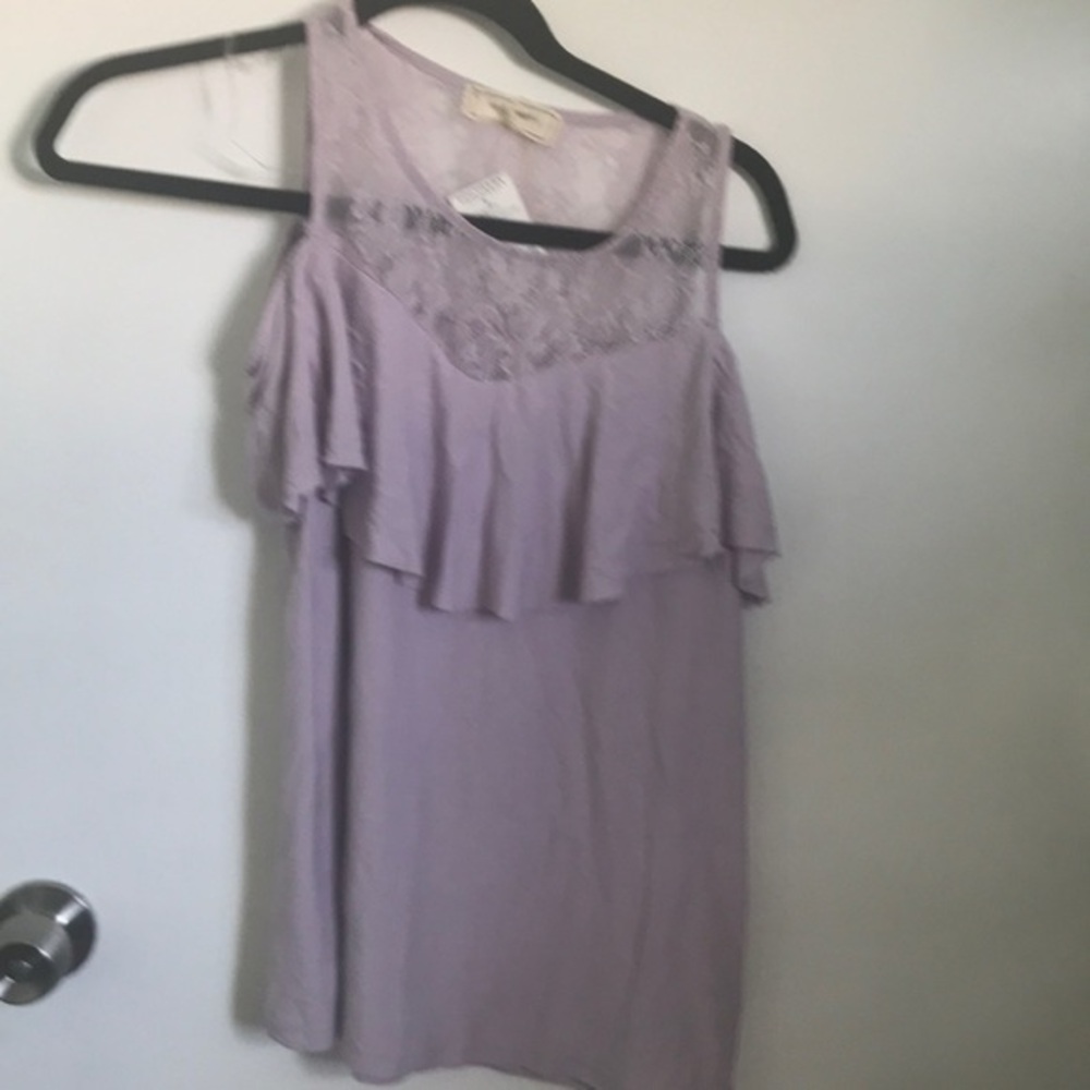 No comment off the shoulder sleeveless blouse